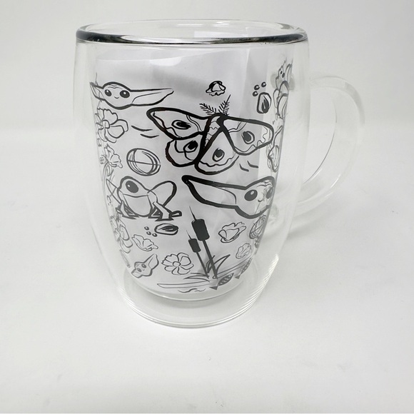 Joyjolt Star Wars Mandalorian Double Walled Glass Mug - Picture 2 of 5
